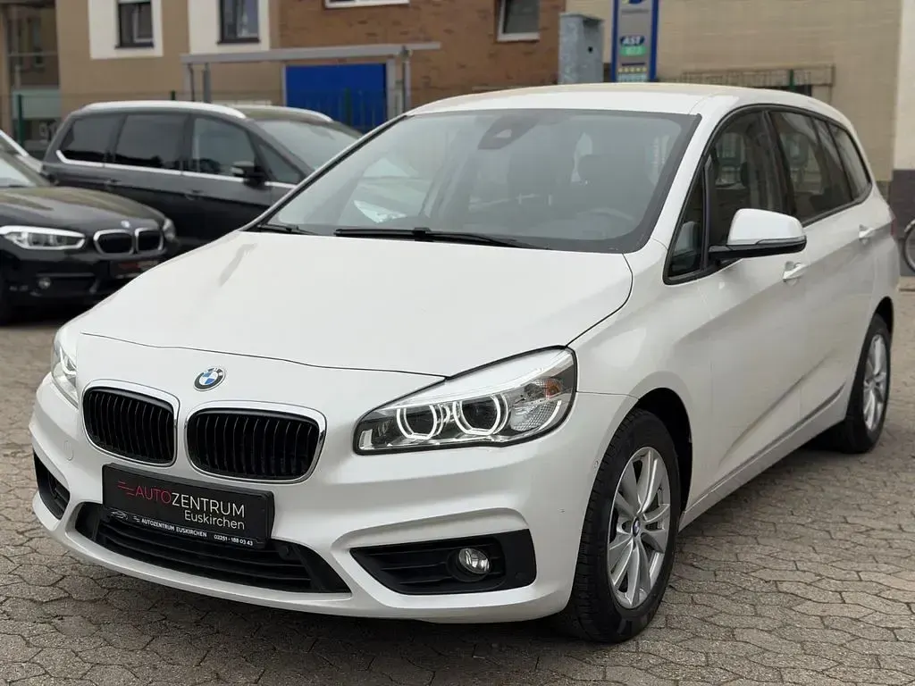 Używany BMW 218 Advantage 150 KM (110 kW) 2016 Biały Kombi
