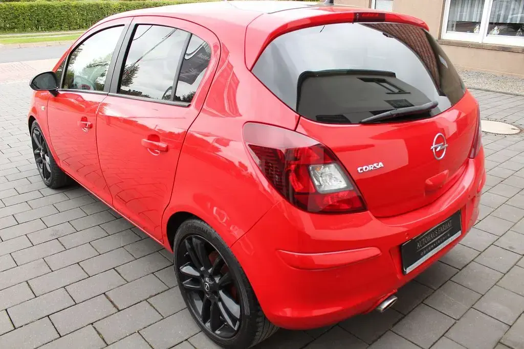 Gebraucht Opel Corsa Color Edition 101 PS (74 kW) 2010 Rot Kleinwagen