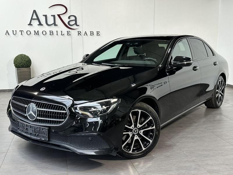 Schwarz Gebraucht 2022 Mercedes E300 Avantgarde Limousine | 39.989 € (Teuer) - Bild 1/4