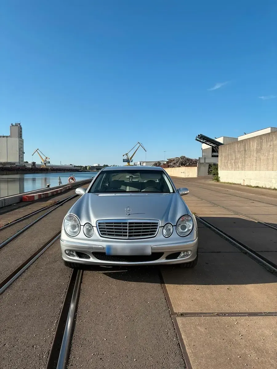 Brugt Mercedes E320 224 HK (164 kW) 2002 Sølv Sedan