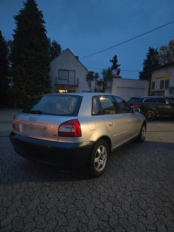 Second-hand Audi A3 102 CP (75 kW) 2000 Argintiu Hatchback