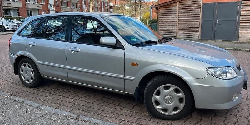 Gebraucht Mazda 323F 98 PS (72 kW) 2002 Silber Limousine