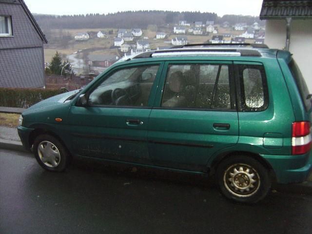 Gebraucht Mazda Demio 98 PS (72 kW) 1998 Grün metallic Kleinwagen