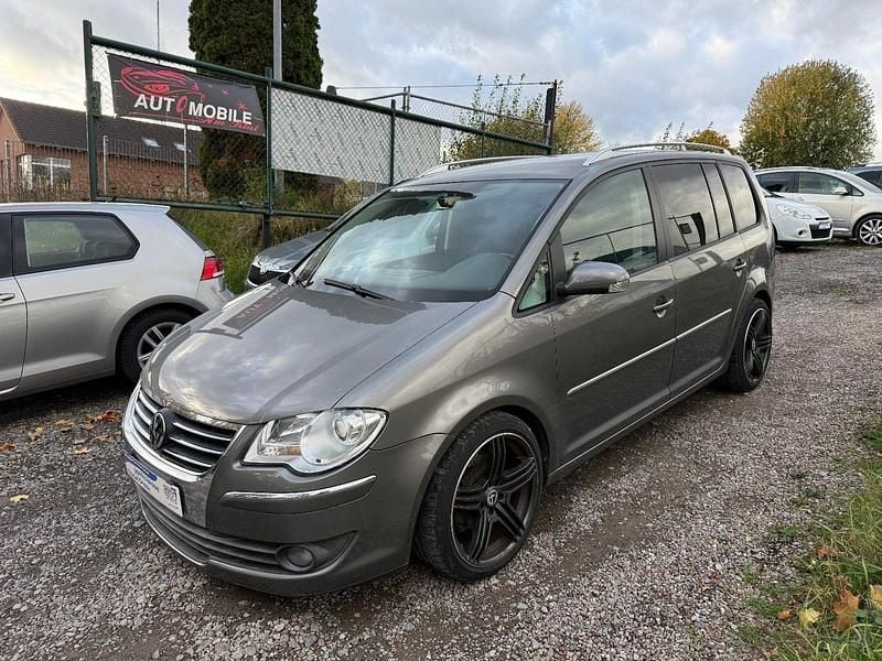 Gebraucht VW Touran 140 PS (102 kW) 2008 Braun Van / Kleinbus