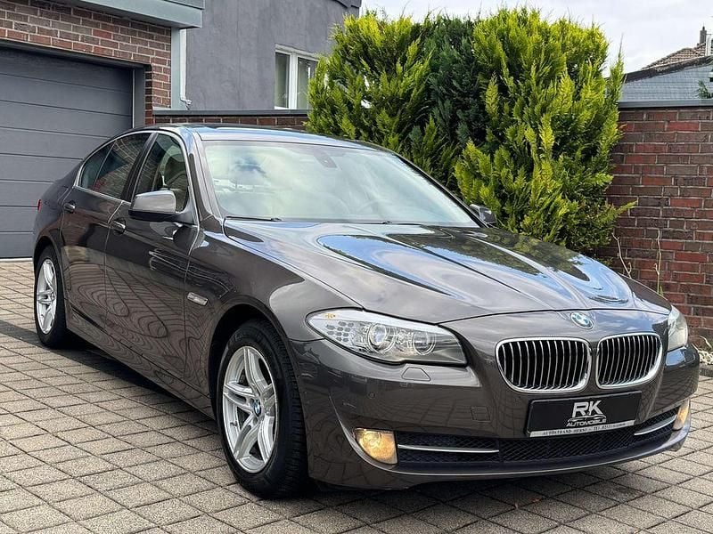 Gebraucht BMW 528 245 PS (180 kW) 2012 Braun Limousine
