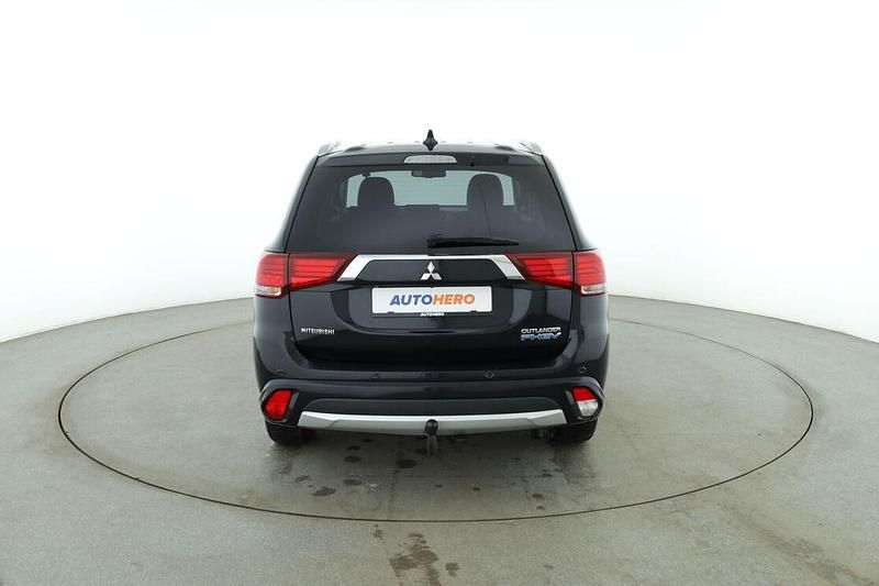 Gebraucht Mitsubishi Outlander P-HEV Top 82 PS (60 kW) 2016 Schwarz SUV