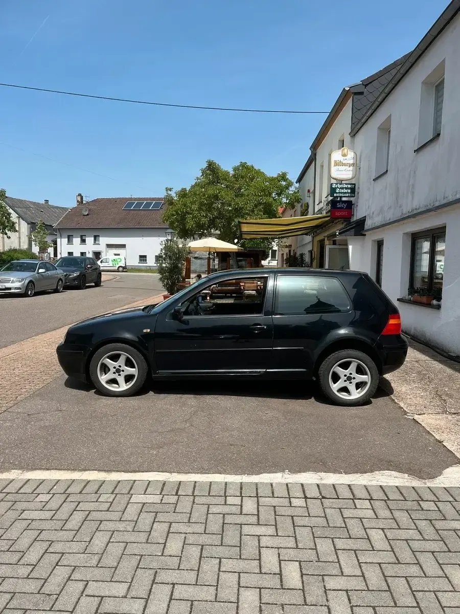 Occasion VW Golf IV 101 ch (74 kW) 1999 Noir Citadine
