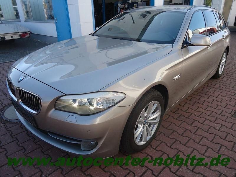 Silber Gebraucht 2011 BMW 530 Shadowline Kombi | 6.999 € (Guter Preis) - Bild 1/4