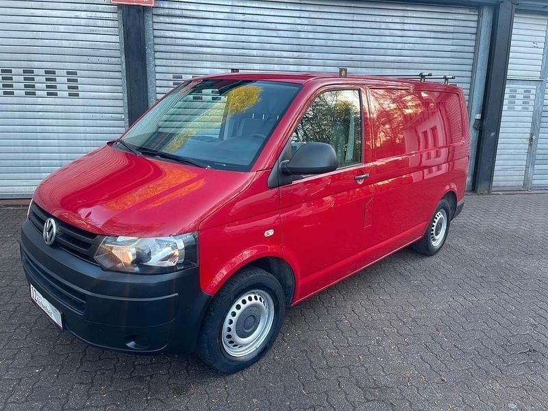 Gebraucht VW T5 140 PS (102 kW) 2015 Rot Van