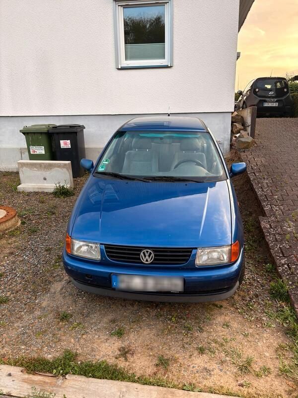 Blau Gebraucht 1998 VW Polo Kleinwagen | 700 € (Guter Preis) - Bild 1/4