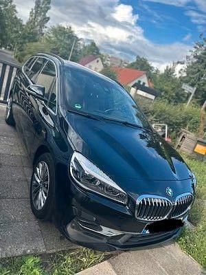 Schwarz Gebraucht 2018 BMW 218 Luxury Line Kombi | 20.400 € (Etwas zu teuer) - Bild 1/4