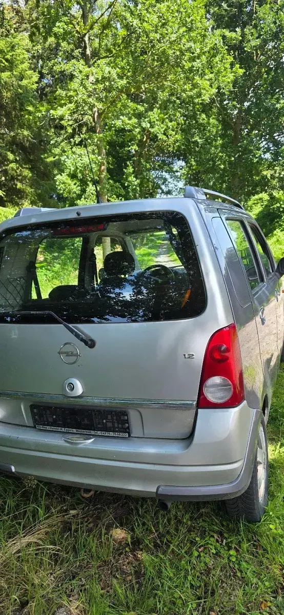 Gebraucht Opel Agila 75 PS (55 kW) 2004 Silber Van / Kleinbus