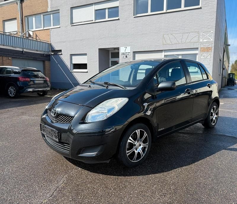 Gebraucht Toyota Yaris 69 PS (50 kW) 2009 Schwarz Kleinwagen