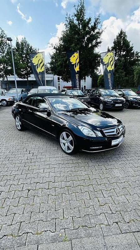 Gebraucht Mercedes E200 184 PS (135 kW) 2012 Obsidianschwarz  metalliclack Cabrio