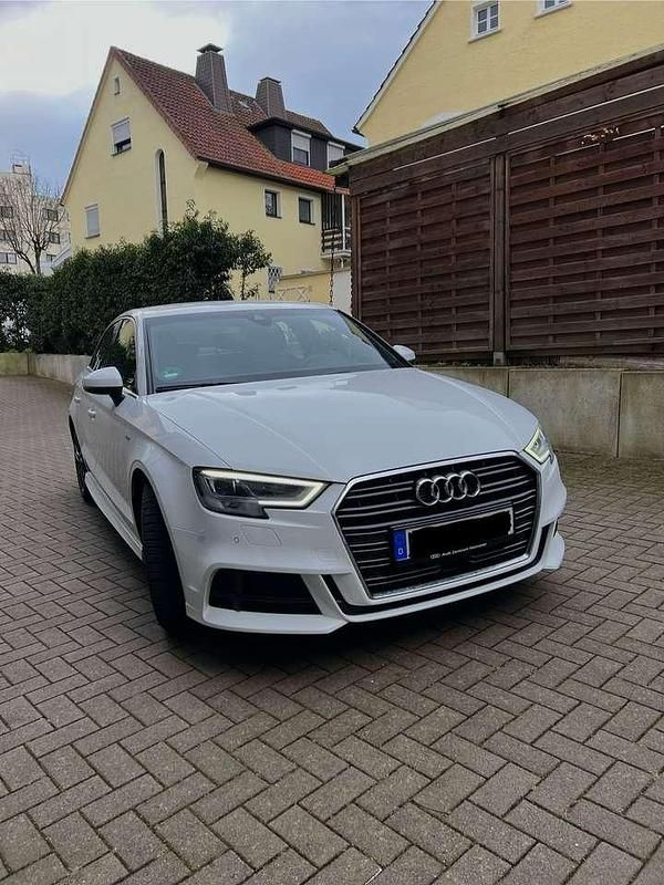 Weiß Gebraucht 2018 Audi A3 S-Line Limousine | 19.999 € (Guter Preis) - Bild 1/4