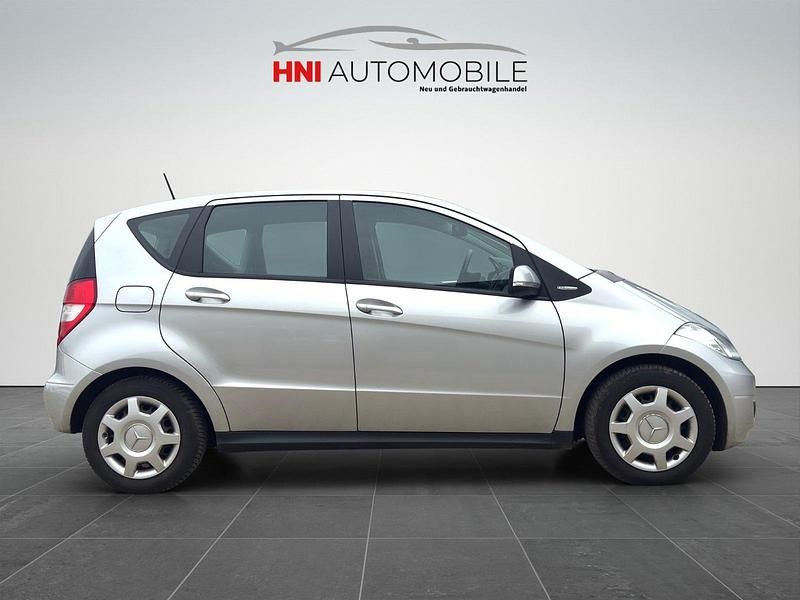 Gebraucht Mercedes A160 95 PS (69 kW) 2012 Silber Kleinwagen