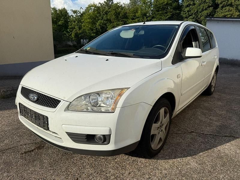 Weiß Gebraucht 2007 Ford Focus Kombi | 1.099 € (Teuer) - Bild 1/4