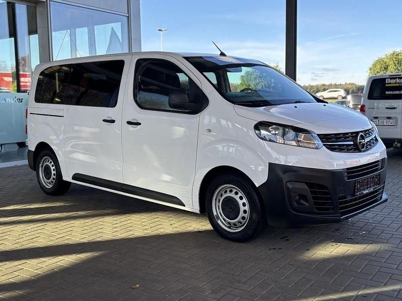 Gebraucht Opel Vivaro 120 PS (88 kW) 2021 Weiß Van / Kleinbus