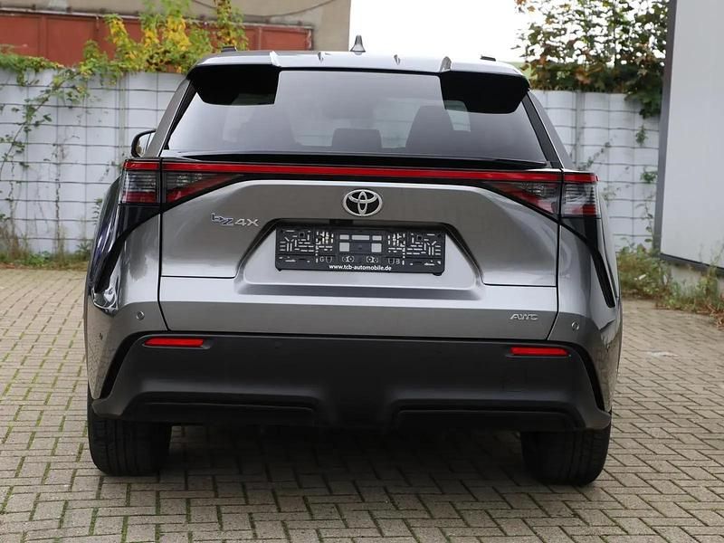 Gebraucht Toyota bZ4X Basis 160 kW (218 PS) 2022 Palladiumsilber metallic SUV