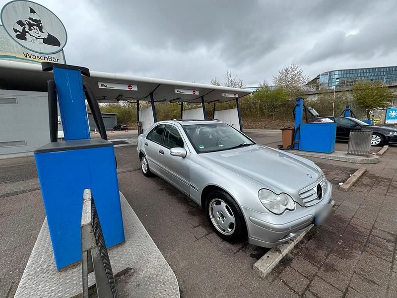 Gebraucht Mercedes C180 129 PS (94 kW) 2001 Silber Limousine