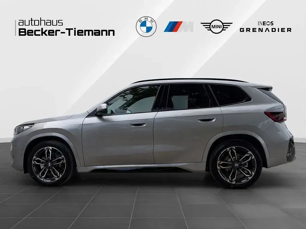 Neu BMW iX1 Exclusive 150 kW (204 PS) 2026 Spacesilber SUV