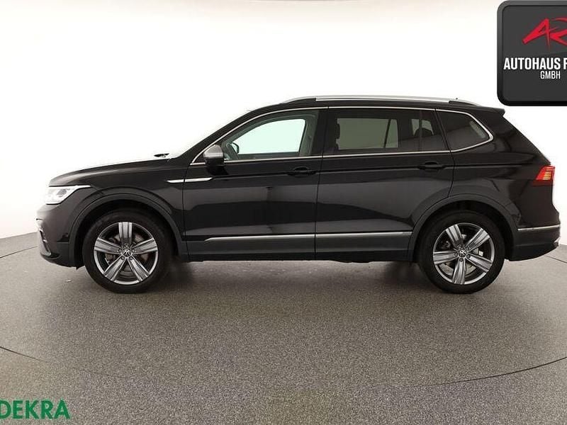 Gebraucht VW Tiguan Allspace Elegance 245 PS (180 kW) 2024 Deep black perleffekt SUV