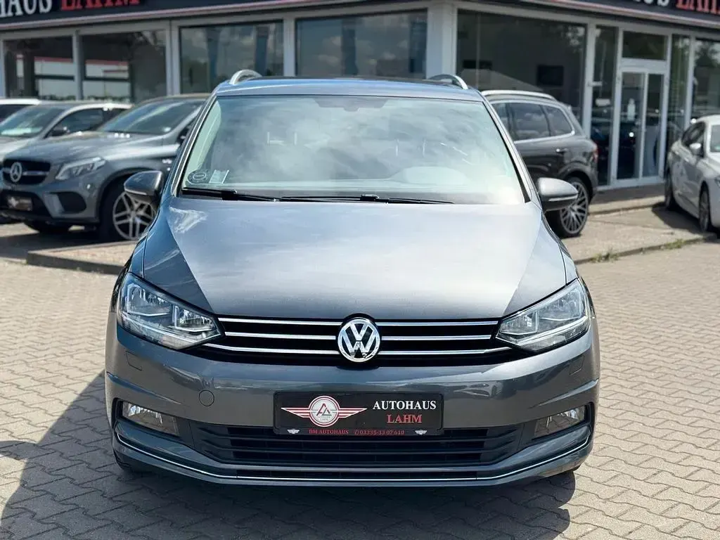 Gebraucht VW Touran Highline 116 PS (85 kW) 2017 Schwarz Van / Kleinbus