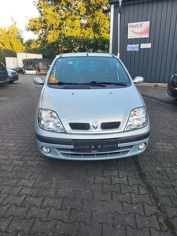 Gebraucht Renault Scénic 107 PS (78 kW) 2000 Silber Van / Kleinbus