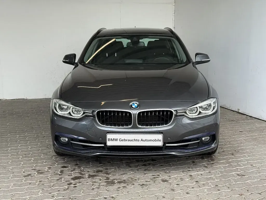 Gebraucht BMW 320 Sport Line 184 PS (135 kW) 2019 Grau Limousine