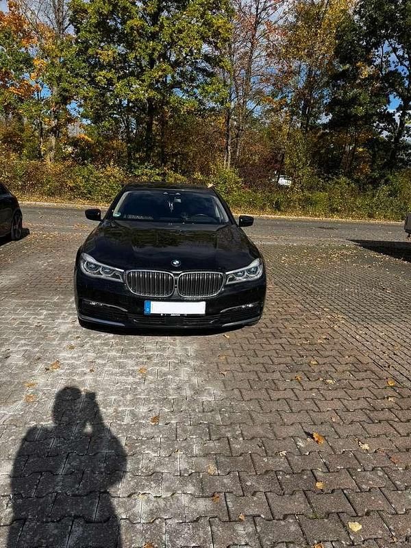 Gebraucht BMW 740 320 PS (235 kW) 2017 Schwarz Limousine