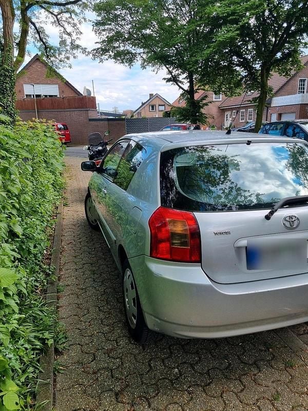 Gebraucht Toyota Corolla 116 PS (85 kW) 2003 Silber Kleinwagen