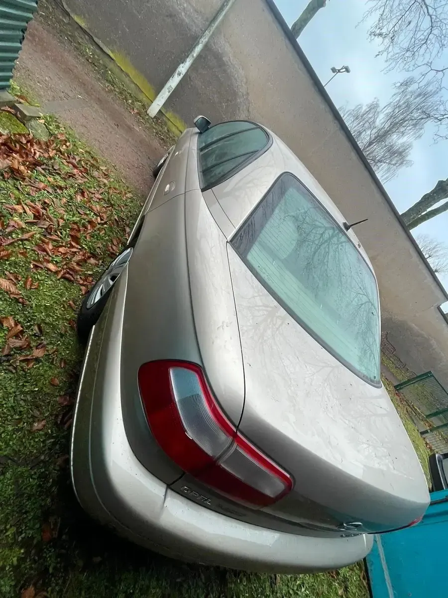 Gebraucht Opel Omega 136 PS (100 kW) 2000 Andere farben Limousine