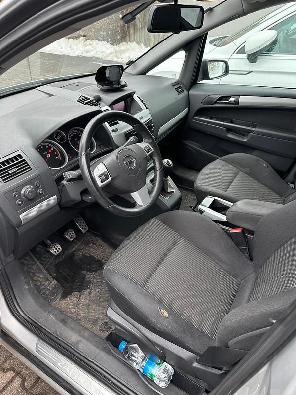Gebraucht Opel Zafira 200 PS (147 kW) 2005 Silber Van / Kleinbus