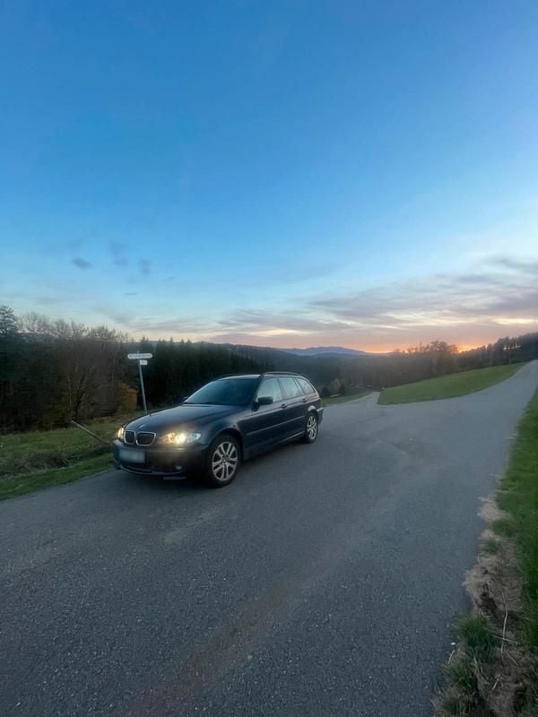 Gebraucht BMW 330 184 PS (135 kW) 2003 Blau Kombi