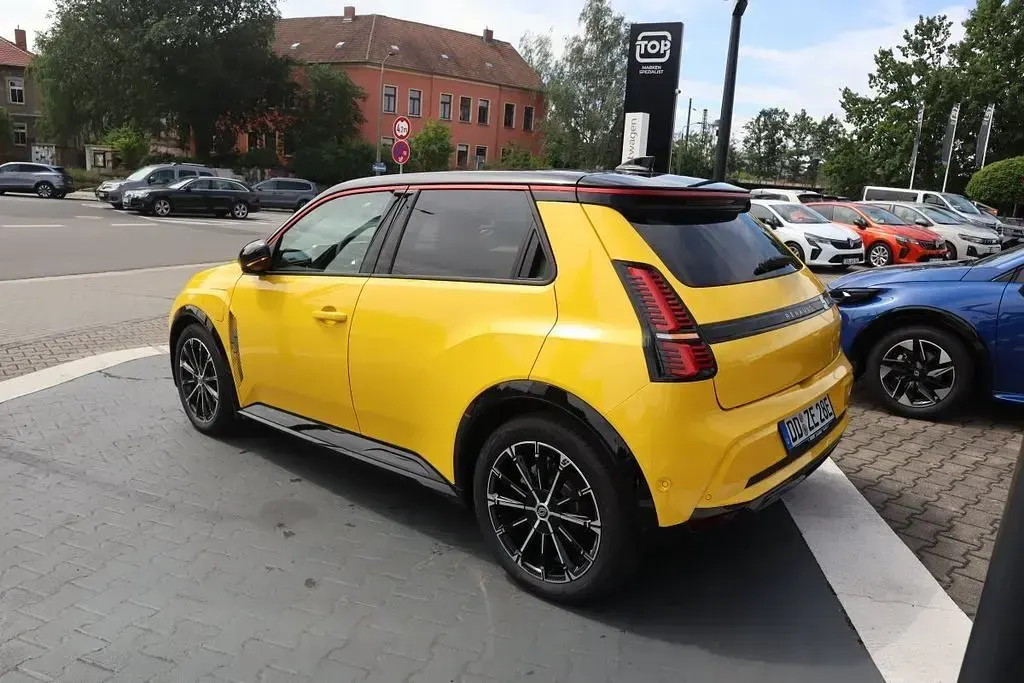 Neu Renault R5 Iconic 110 kW (150 PS) 2026 Gelb Kleinwagen