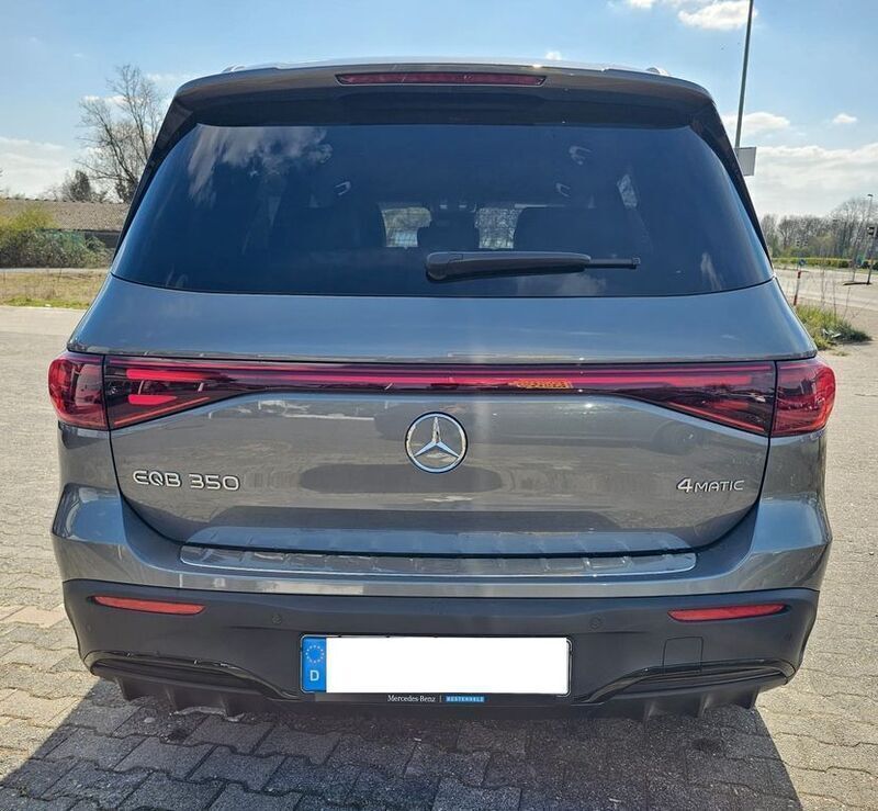 Grau Gebraucht 2025 Mercedes EQB350 AMG SUV | 43.900 € (Superpreis) - Bild 1/4