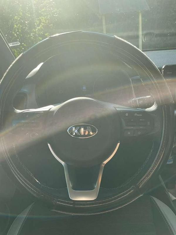 Gebraucht Kia Stonic 120 PS (88 kW) 2017 Gelb SUV