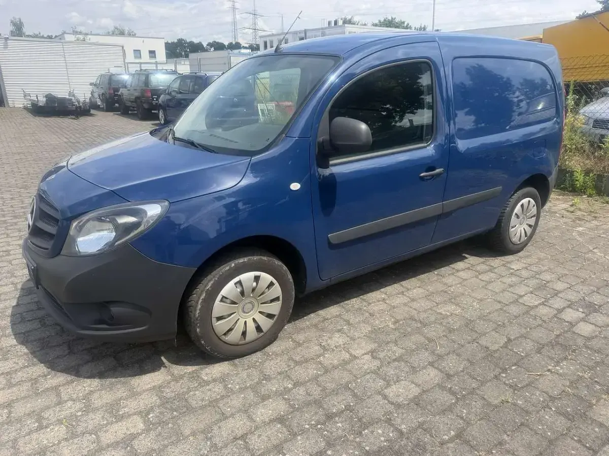 Gebraucht Mercedes Citan 111 116 PS (85 kW) 2021 Tintenblau Van / Kleinbus