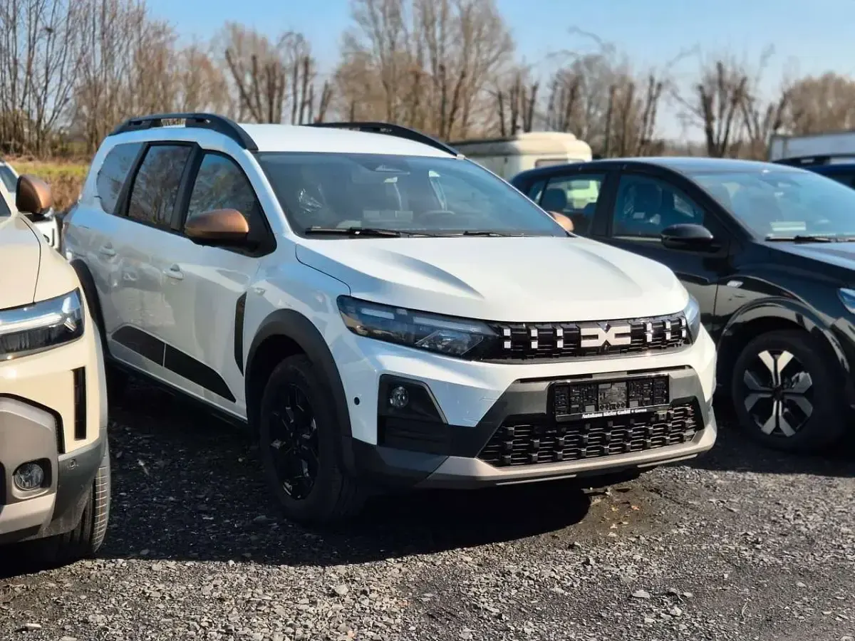 Neu Dacia Jogger Extreme 158 PS (116 kW) 2026 Weiß Van / Kleinbus