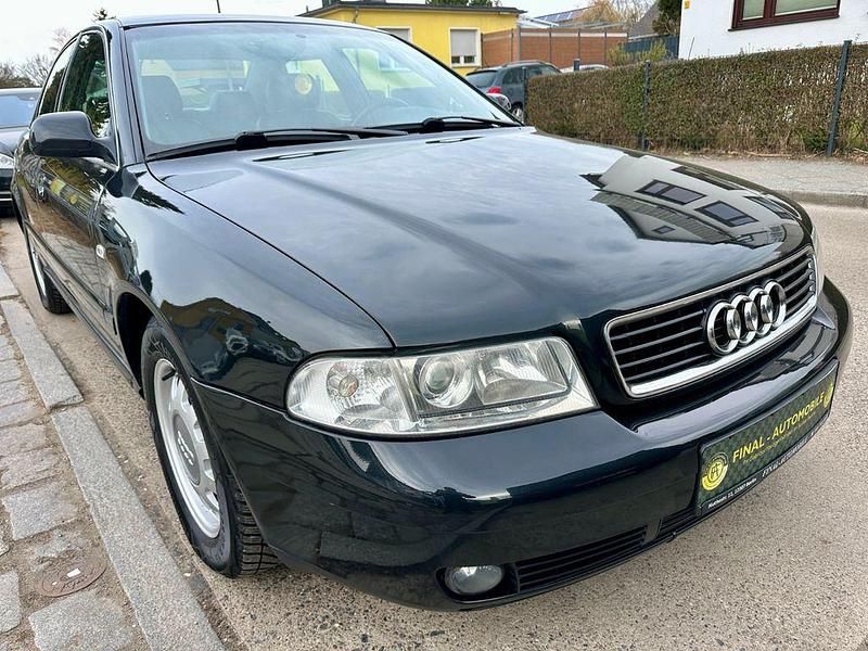 Używany Audi A4 Sport 150 KM (110 kW) 2000 Czarny Sedan/Limuzyna