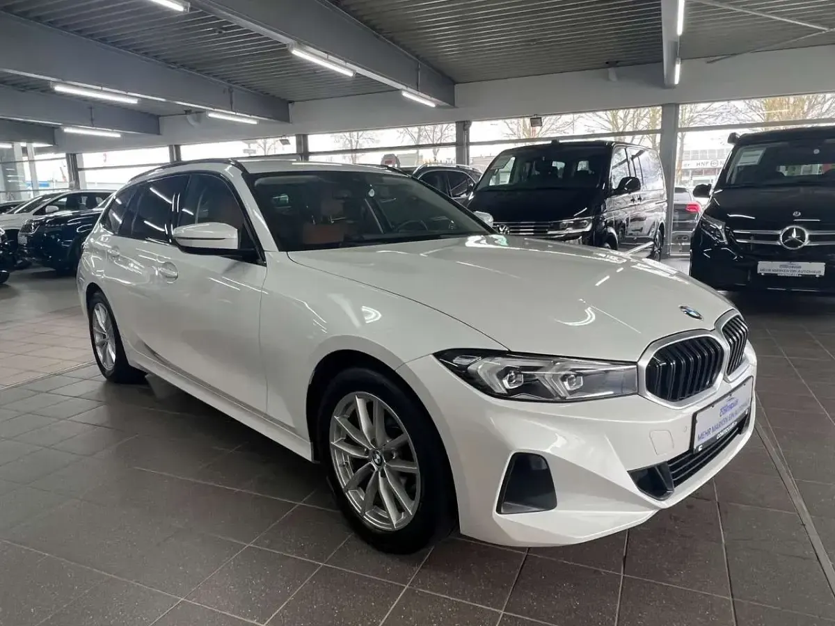 Gebraucht BMW 318 Sport Line 150 PS (110 kW) 2022 Mineralweiss Kombi