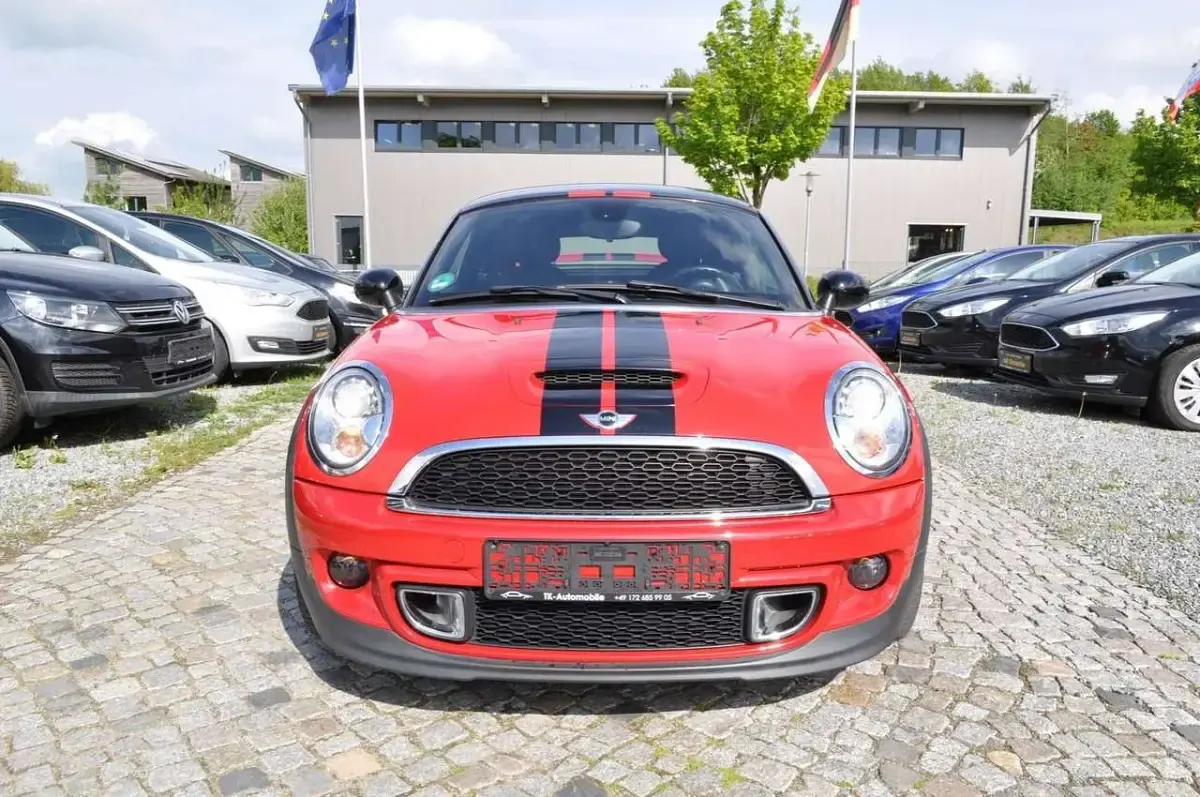 Gebraucht Mini Cooper S Coupé 184 PS (135 kW) 2012 Chili (solar) red Coupé