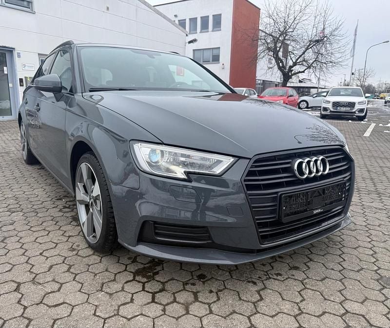 Gebraucht Audi A3 S-Line 150 PS (110 kW) 2018 Grau Limousine