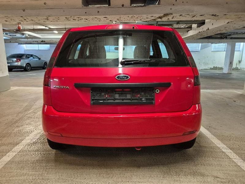 Gebraucht Ford Fiesta 80 PS (58 kW) 2005 Rot Kleinwagen