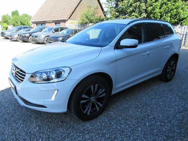 Weiß Gebraucht 2017 Volvo XC60 Momentum SUV | 18.950 € (Superpreis) - Bild 1/4