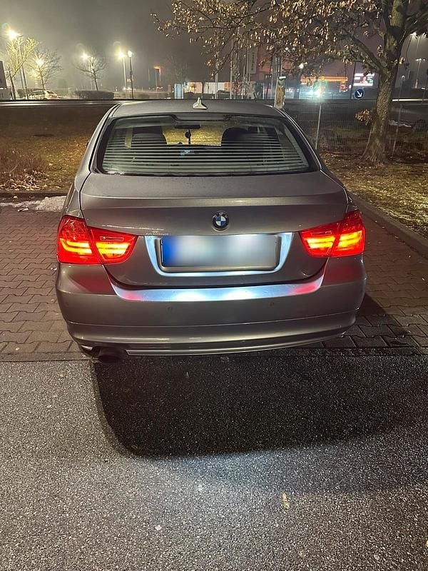 Second-hand BMW 320 170 CP (125 kW) 2009 Gri Berlinǎ