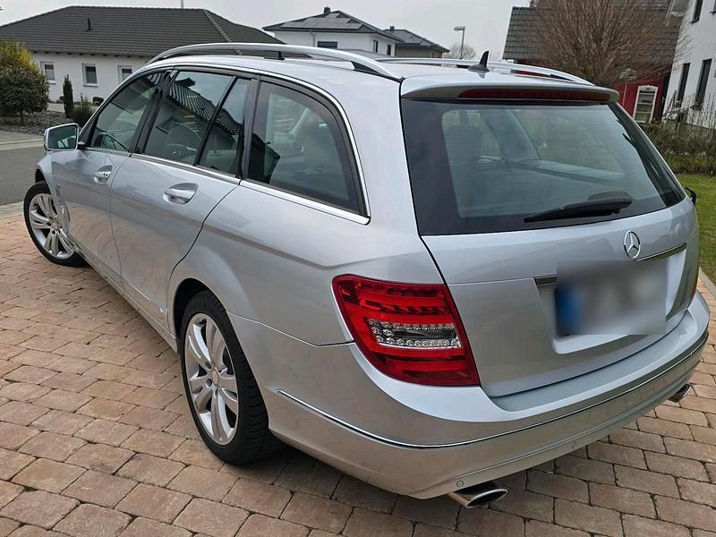Gebraucht Mercedes C300 231 PS (169 kW) 2011 Silber Kombi