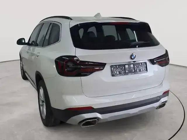 Gebraucht BMW X3 Sport Line 190 PS (139 kW) 2023 Mineralweiß metallic SUV