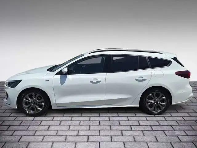 Gebraucht Ford Focus ST-Line 116 PS (85 kW) 2023 Frozen white Kombi