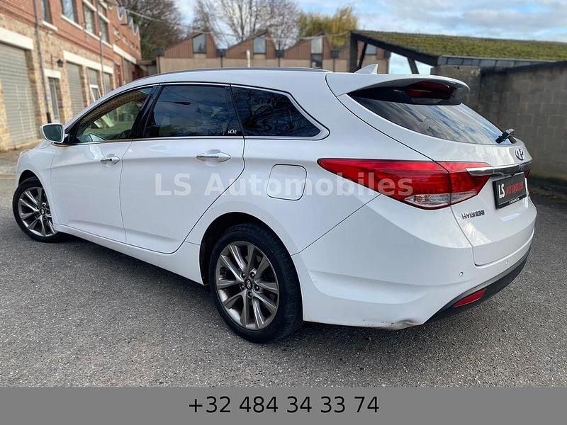 Gebraucht Hyundai i40 116 PS (85 kW) 2015 Weiß Limousine